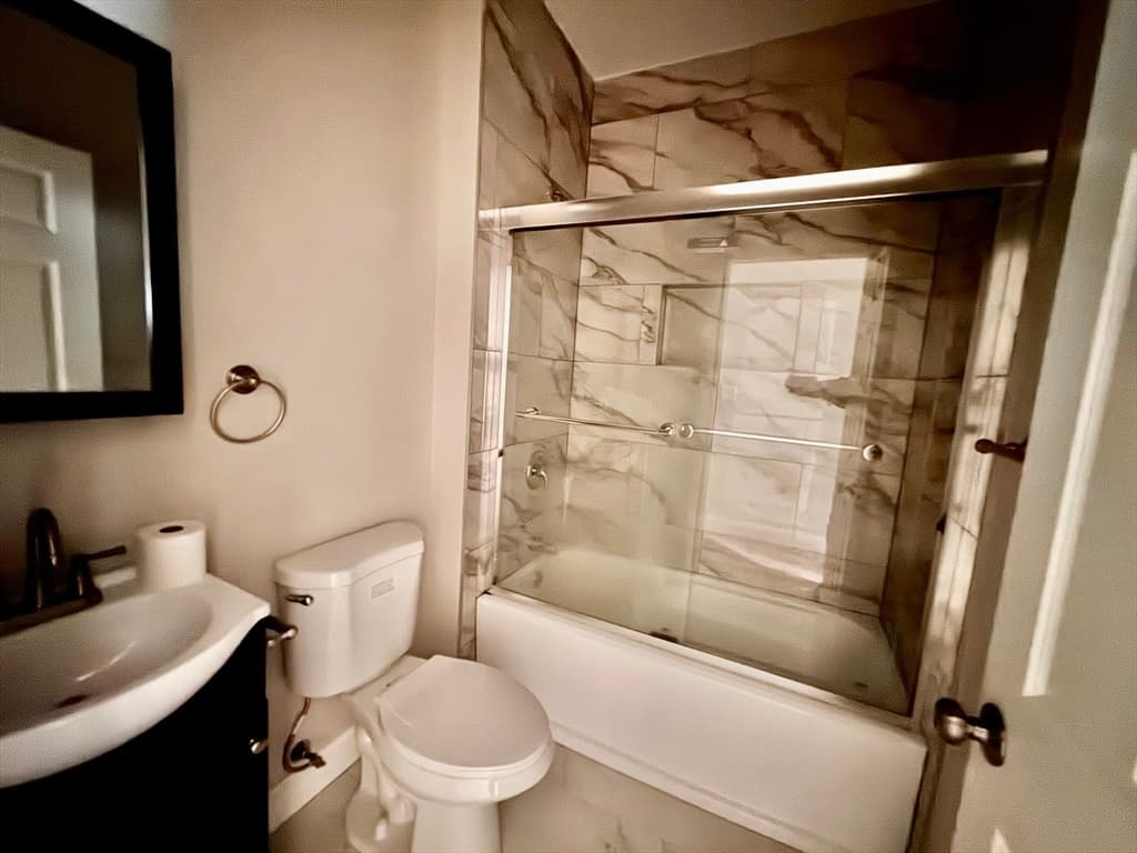 141-143 Howard Ave #2 photo 5