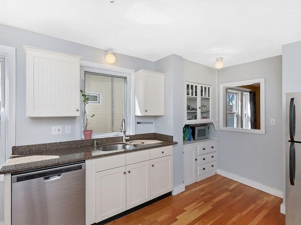 38 Clarendon Ave #2 photo 2