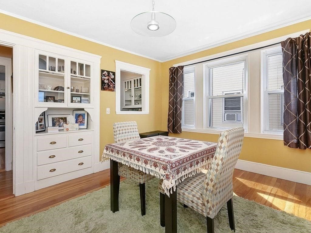 38 Clarendon Ave #2 photo 3
