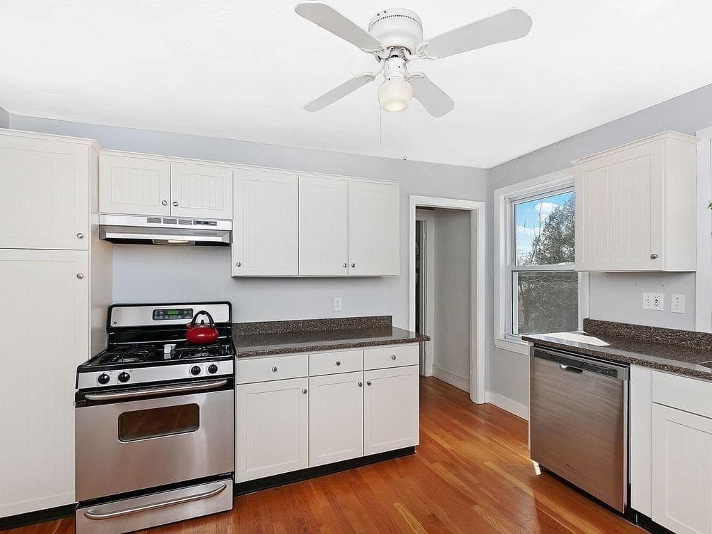 38 Clarendon Ave #2