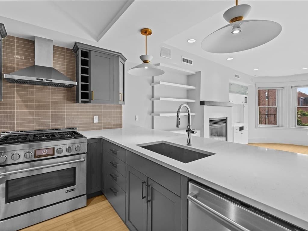 81 St Botolph St. #3