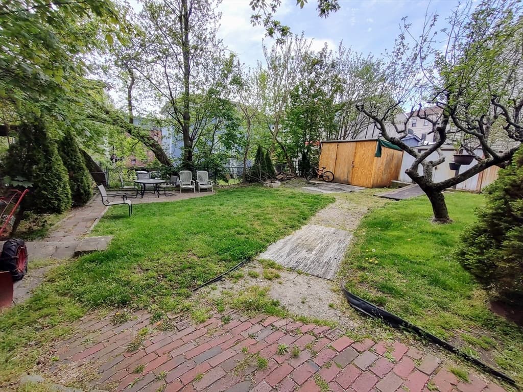 96 John St photo 4