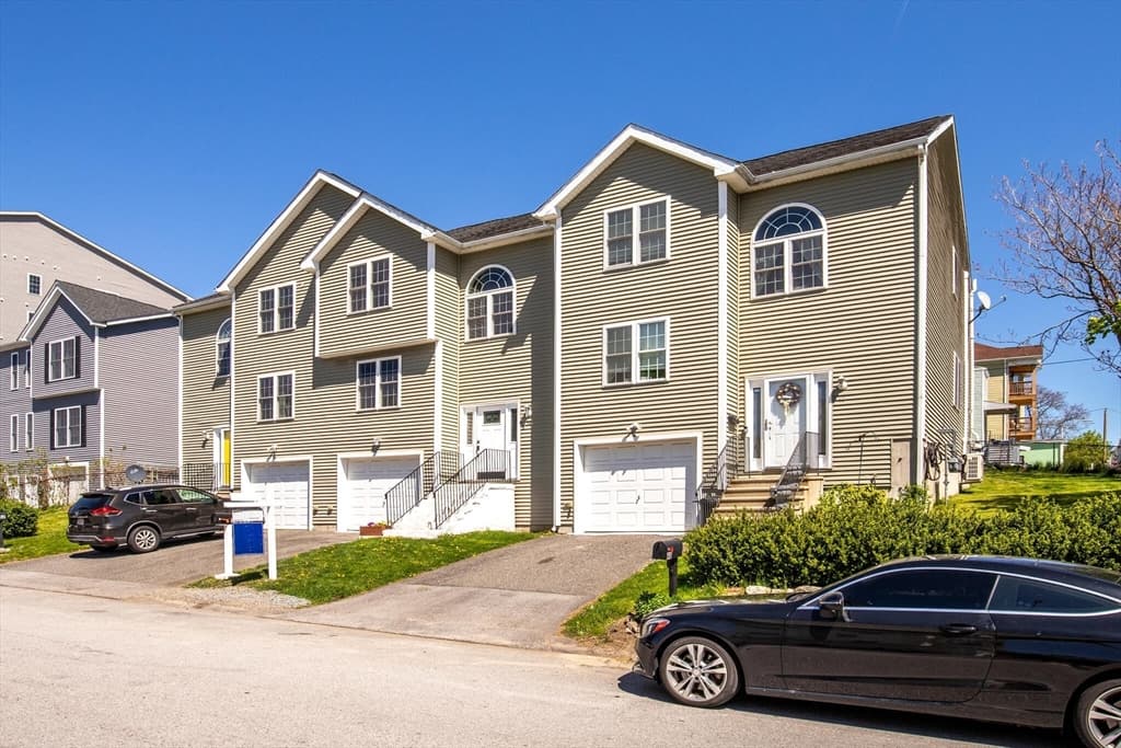 50 Orient St photo 2