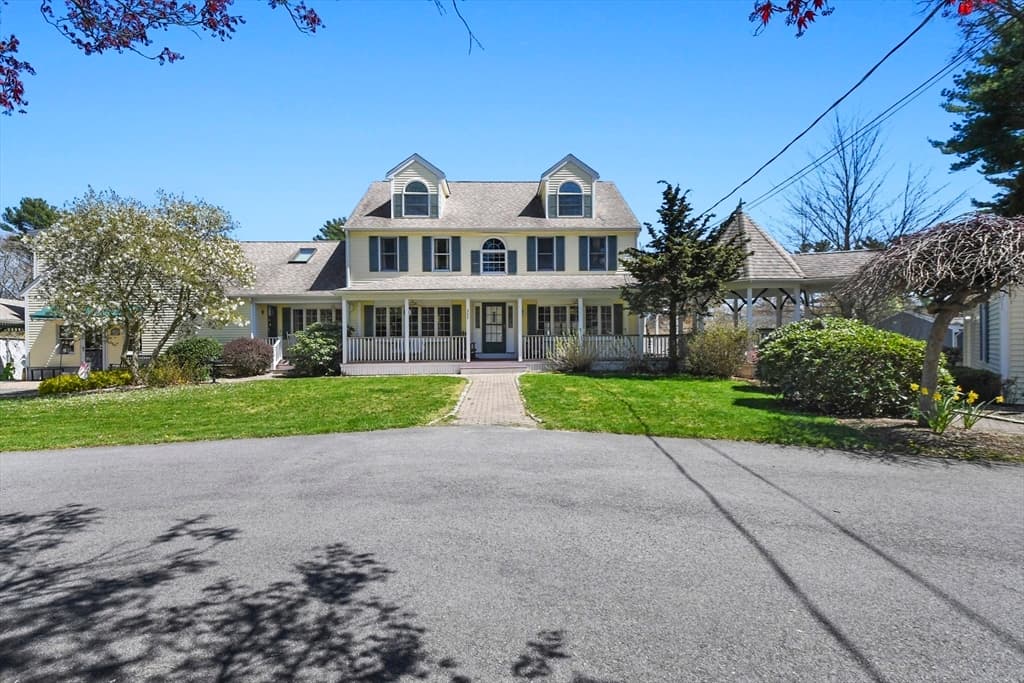 325 Mendall Road photo 2