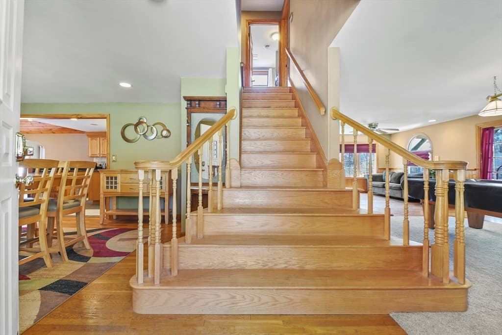 325 Mendall Road photo 5