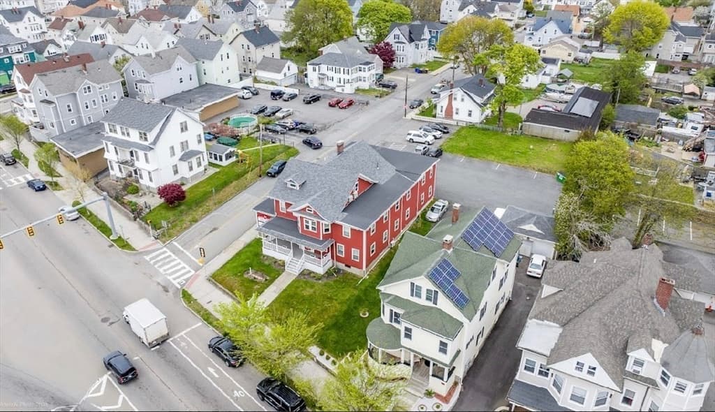 31 Niagara St photo 5