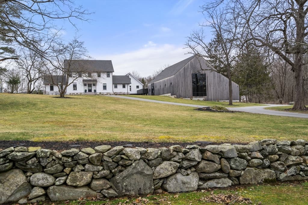 28 Pleasant Street