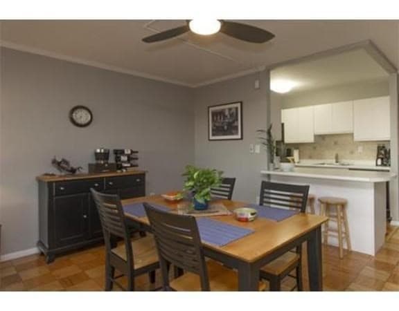8 Whittier #22A photo 3