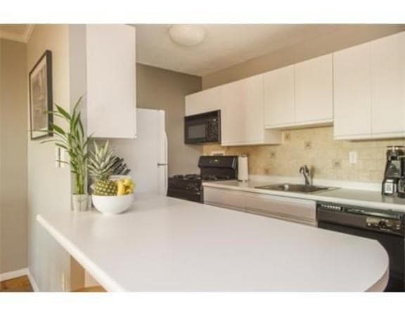8 Whittier #22A photo 5