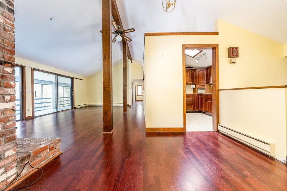 201 Oxford Dr photo 3