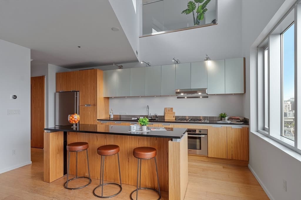 141 Dorchester #809 photo 2