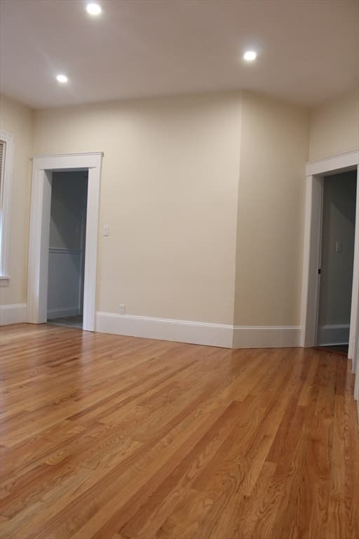 586 Freeport Ext #1 photo 2