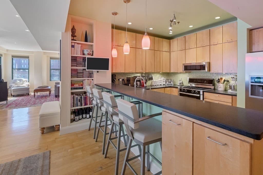 485 Harrison #207 photo 4