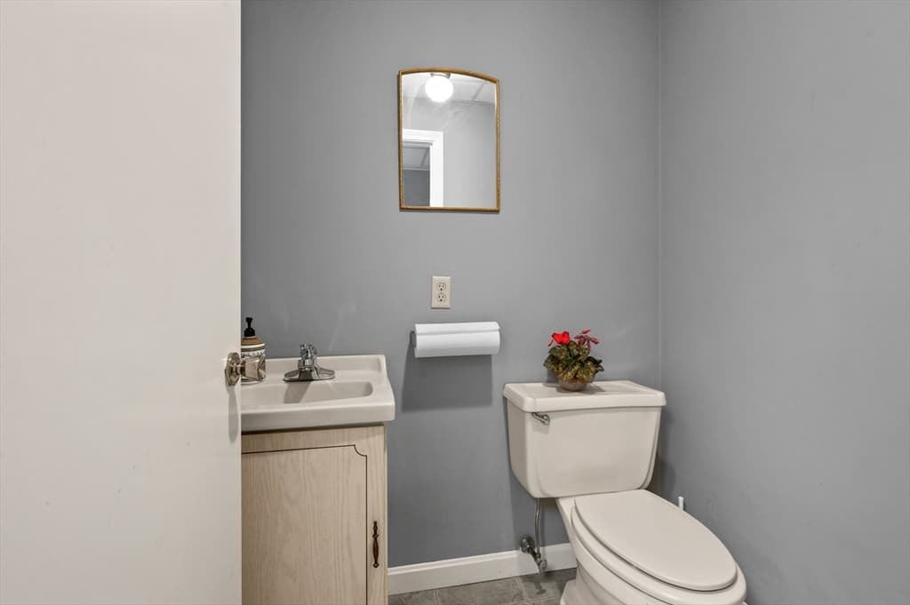 1445 Main St #17/18 photo 5