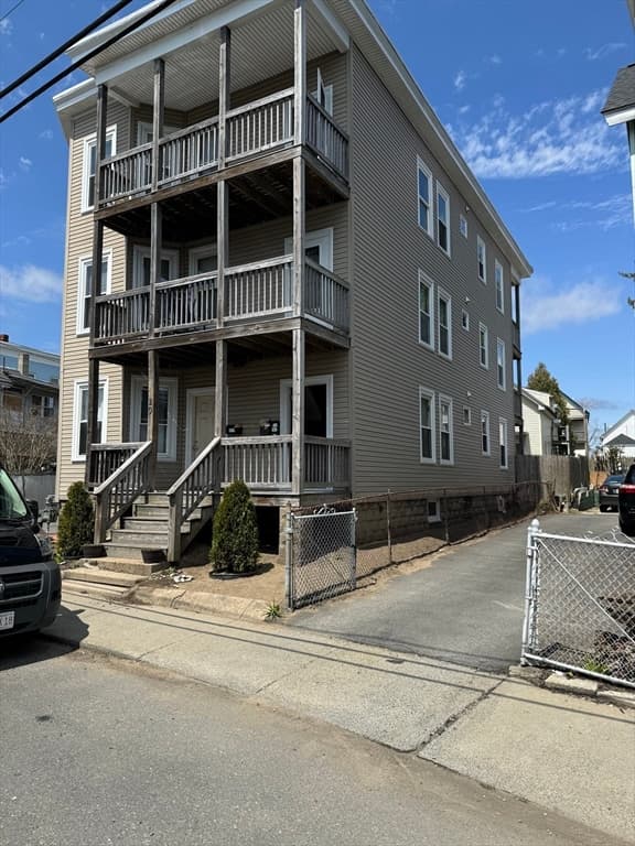 20 Houghton Street #3
