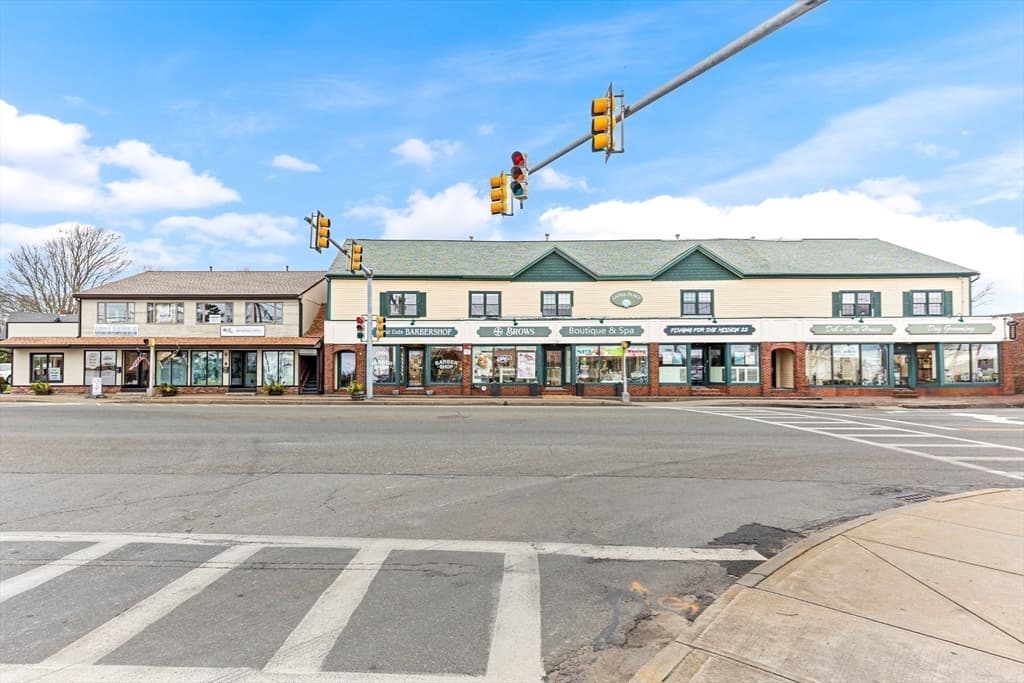 49 Main St #C photo 4
