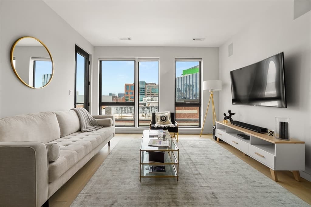 45 W 3rd St #407