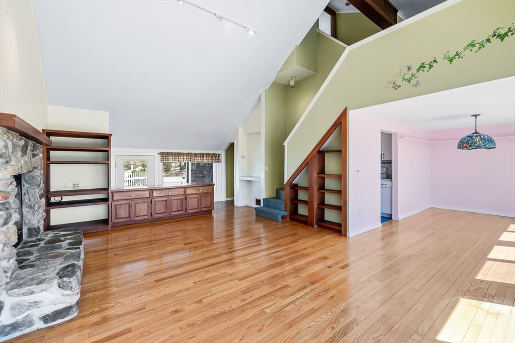 212 N Shore Blvd photo 5
