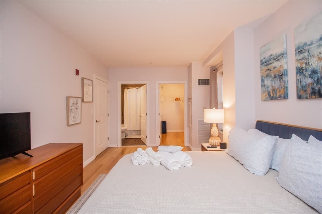 16 Miner St #401 photo 5