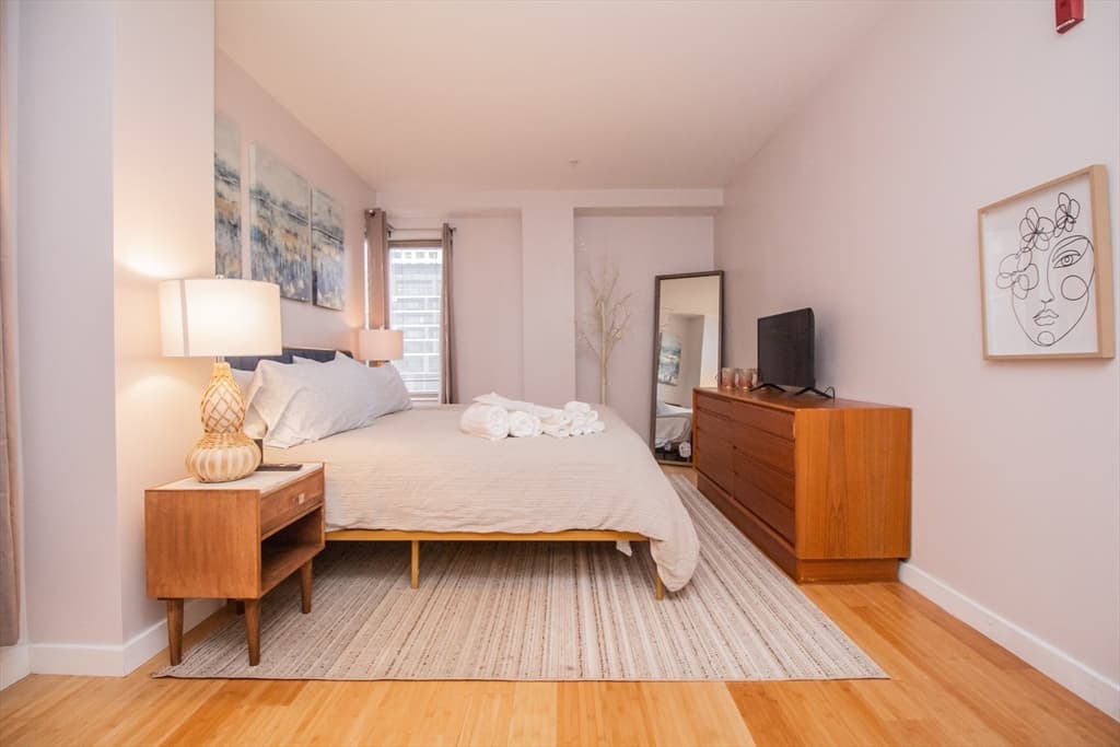 16 Miner St #401 photo 4