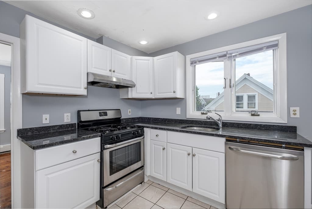 12 Kilby St #3L