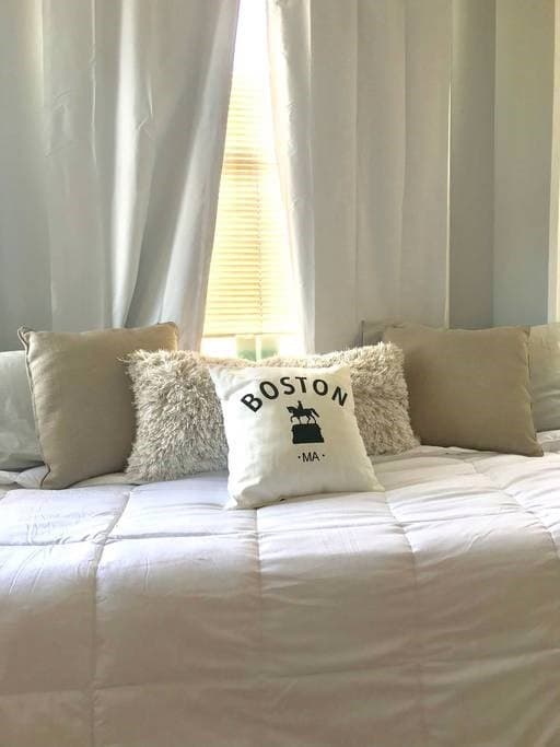 879 Beacon St #31 photo 2