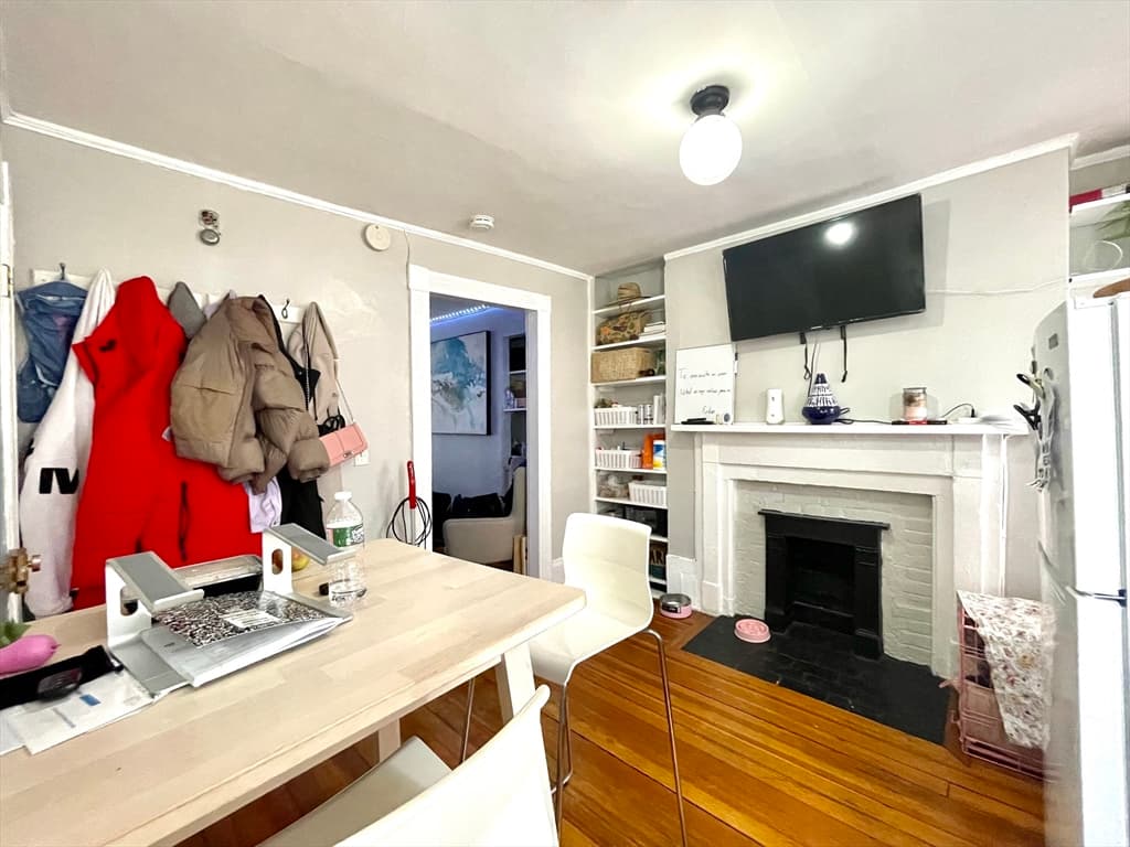2 Champney Pl #2