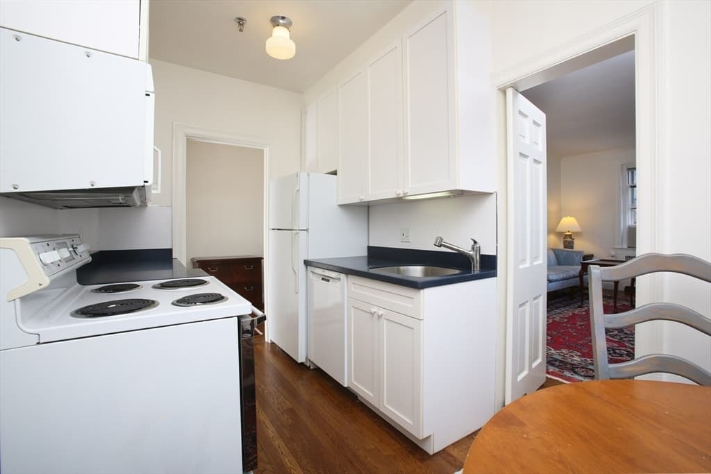 92 Beacon St #44 photo 3