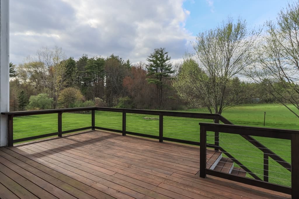 12 Canterbury Ln photo 3