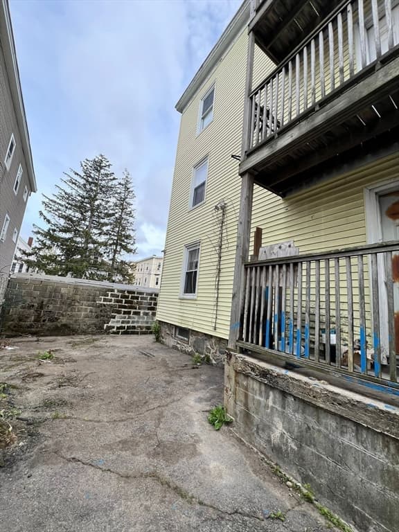 4-6 Lawrence St photo 4