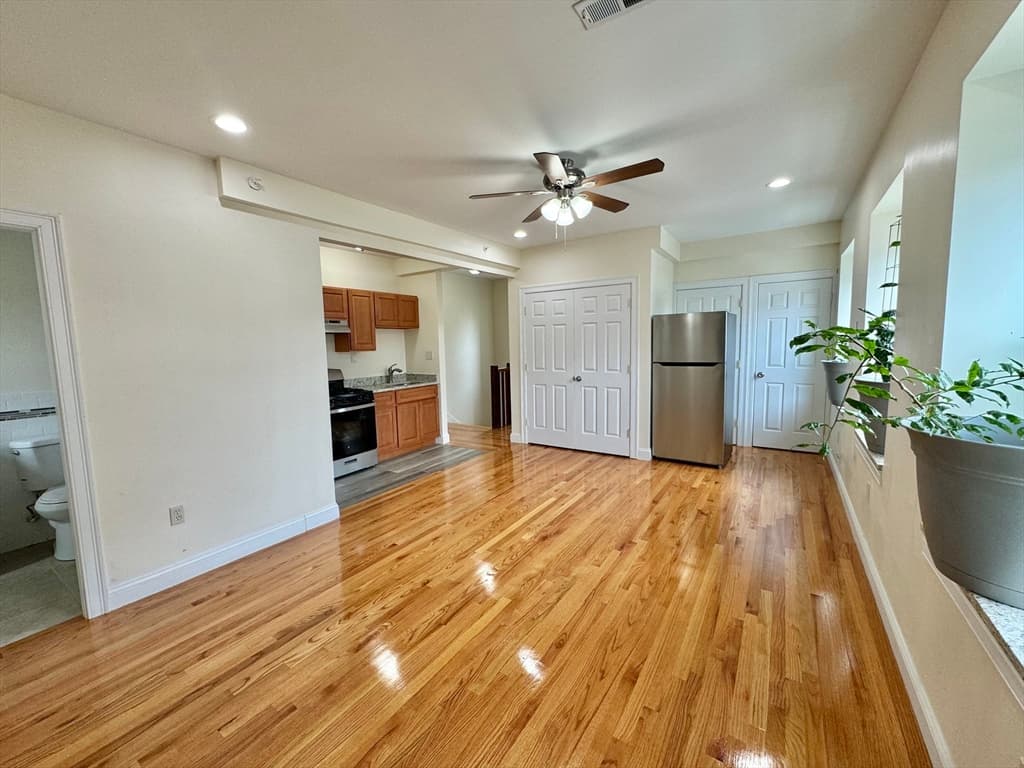 60 Mather St #3 photo 3