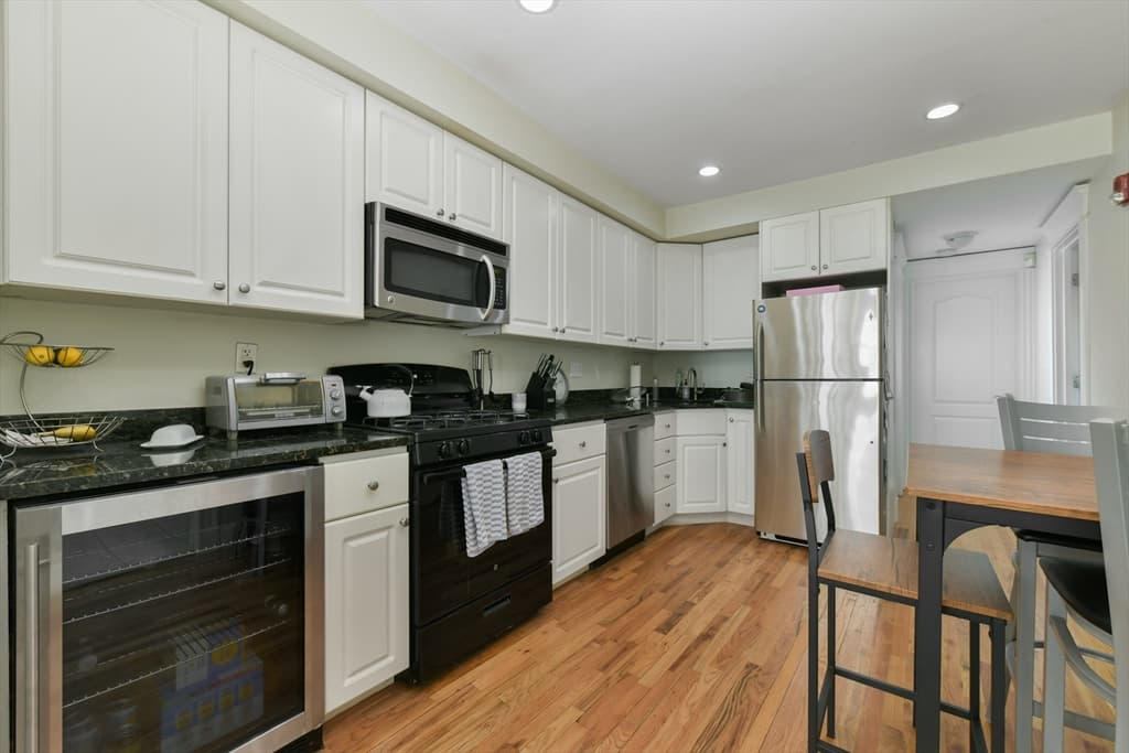 12 Tuckerman St photo 2