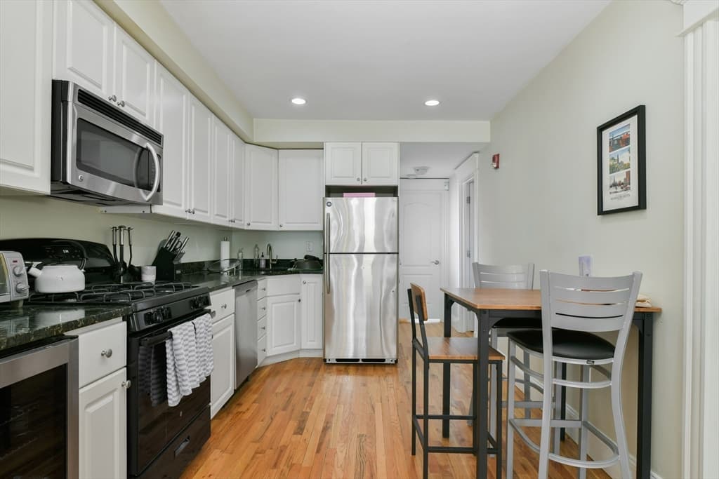 12 Tuckerman St photo 3