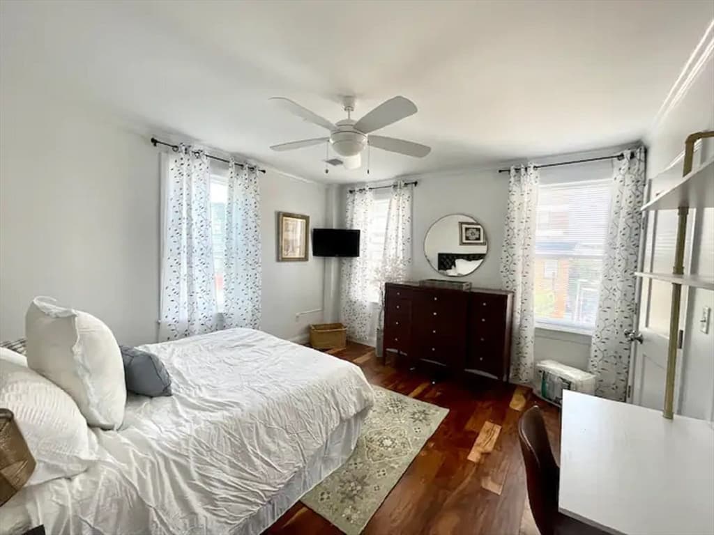 1008 Tremont St #5 photo 4