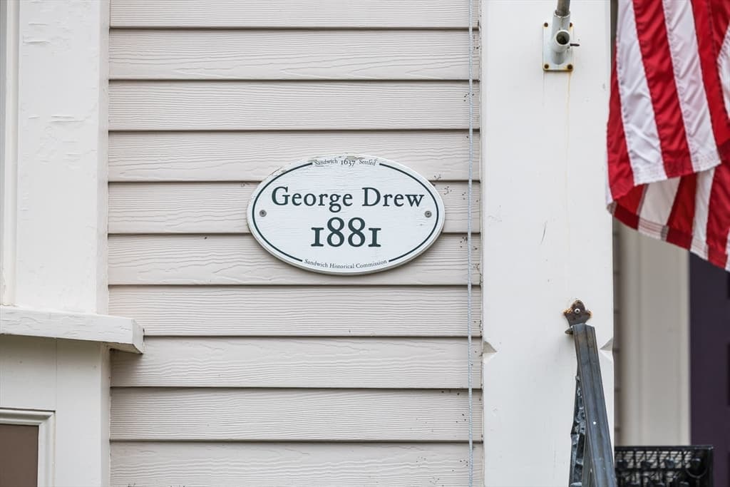 8 Jarves Street photo 2