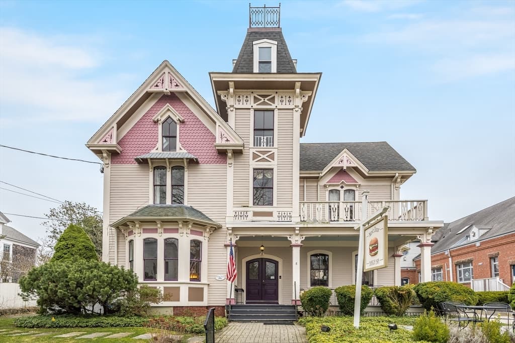 8 Jarves Street