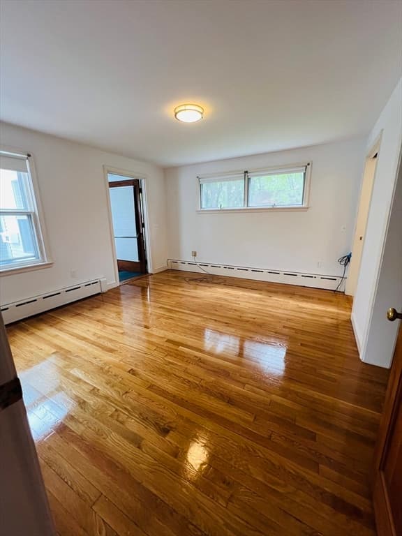 33 Forest Ave photo 2