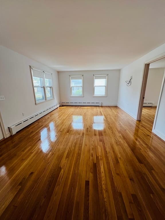 33 Forest Ave photo 3