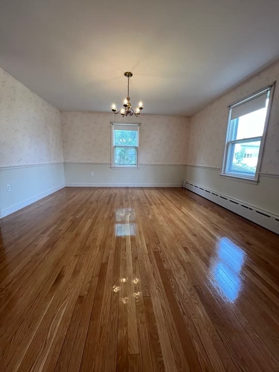 33 Forest Ave photo 4
