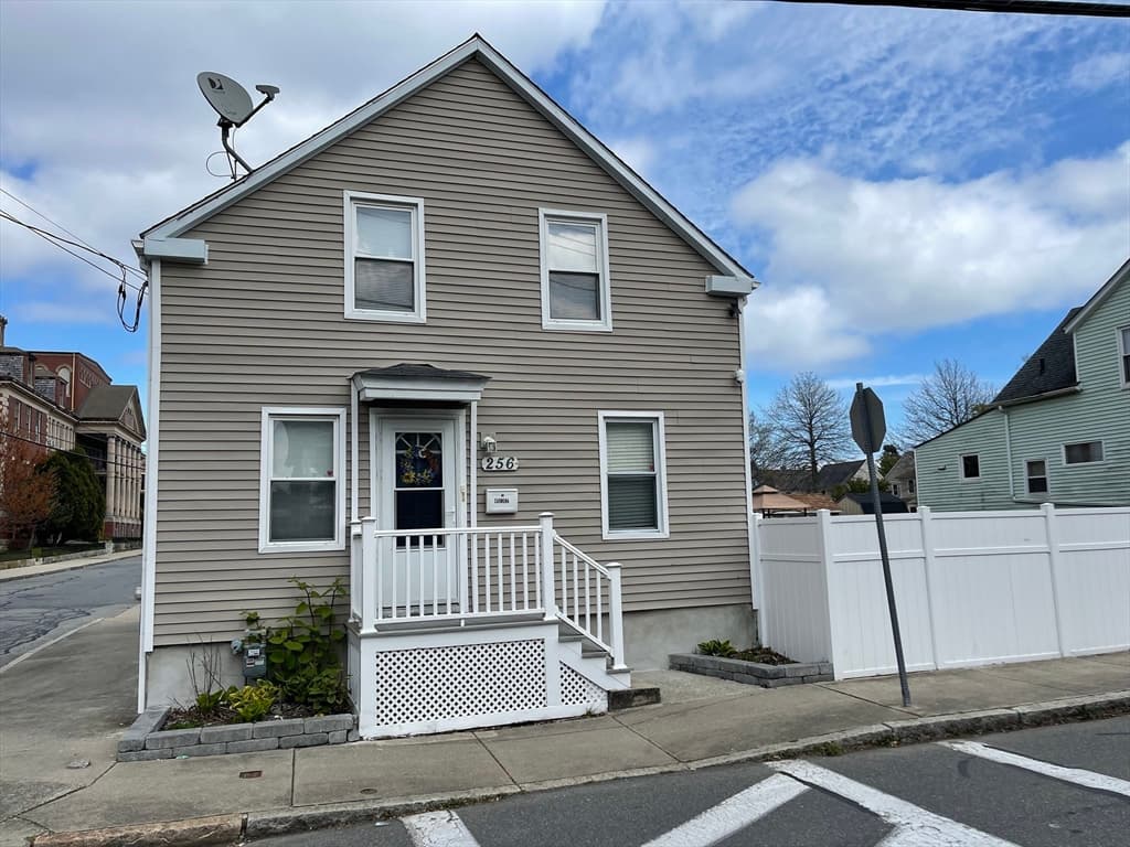256 Chancery St