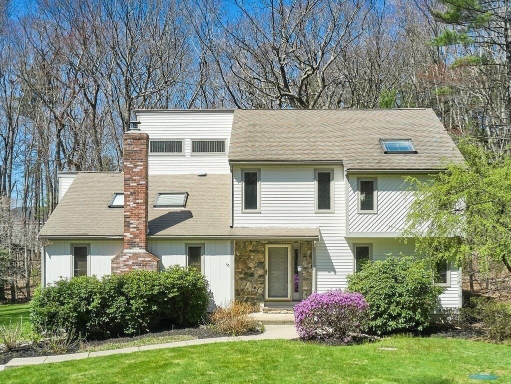 56 Teresa Rd photo 3