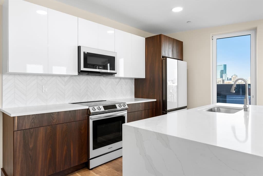 16 Taber St #306 photo 2