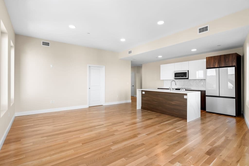 16 Taber St #306 photo 5