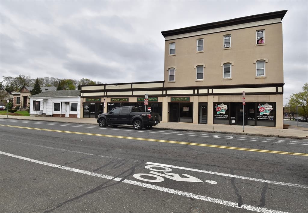 145 Main St / 32-40 Oak St