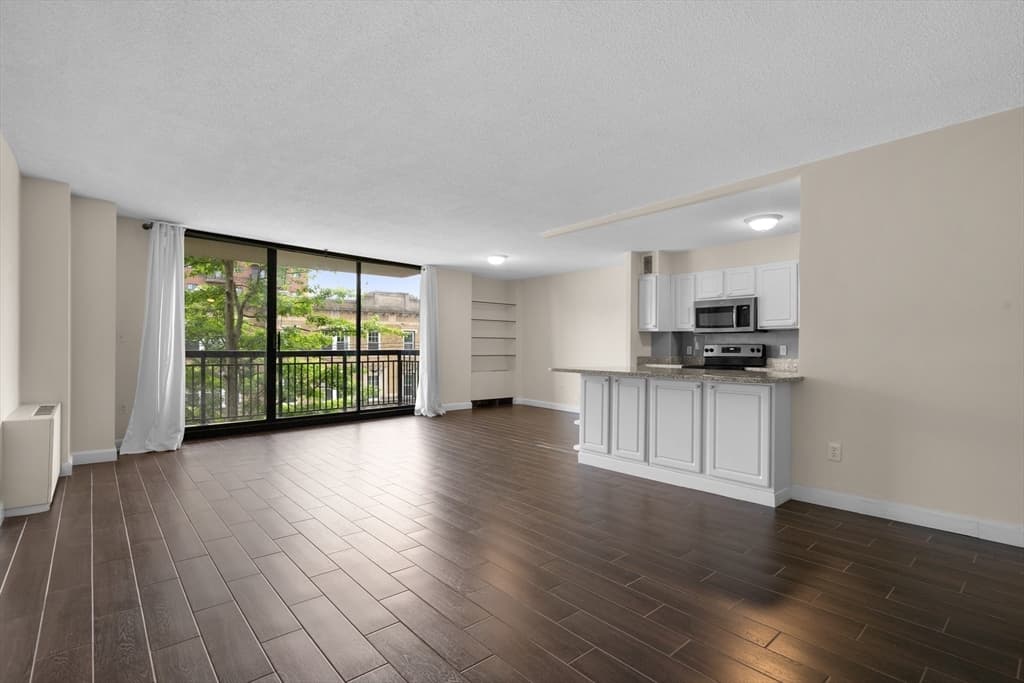 60 Longwood Ave #307 photo 2