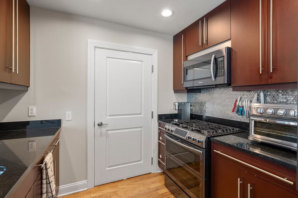 629 Hammond Street #W100 photo 5