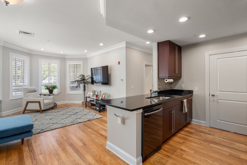 629 Hammond Street #W100 photo 4