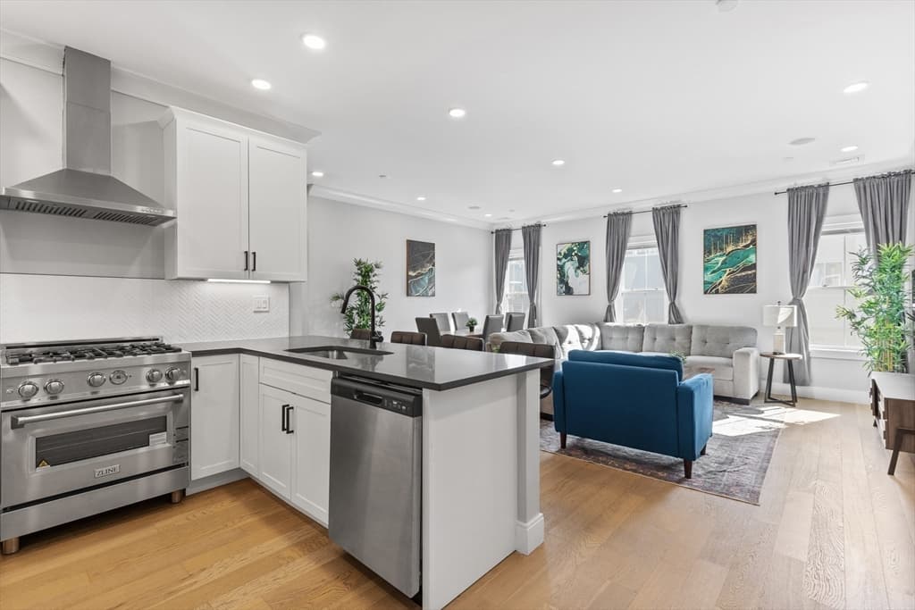 225 Havre Street #2 photo 2
