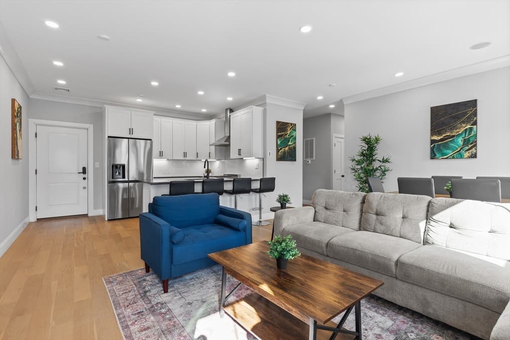 225 Havre Street #2