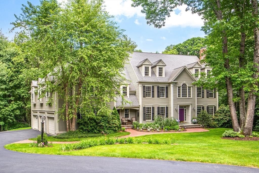 12 Bridle Path
